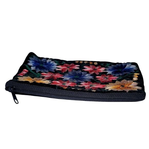 Vintage Velvet Embroidered Flowers Floral Clutch Make-Up Purse 5" x 6.5" - Picture 4 of 8